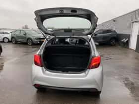 Toyota Yaris (2016) thumbnail 7