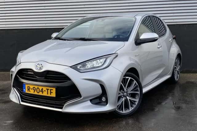 Toyota Yaris (2021) thumbnail 2