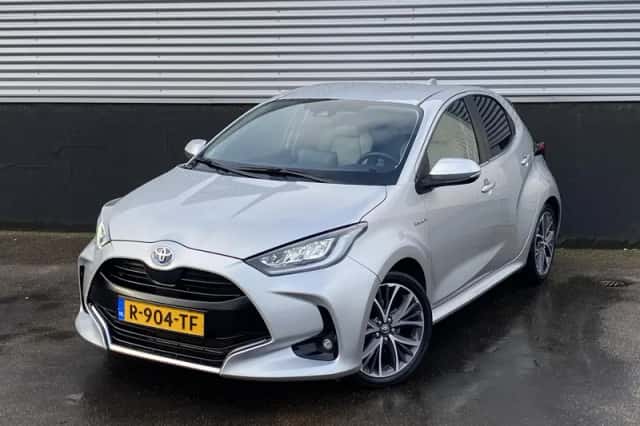 Toyota Yaris (2021) thumbnail 3