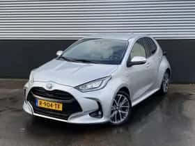 Toyota Yaris (2021) thumbnail 3