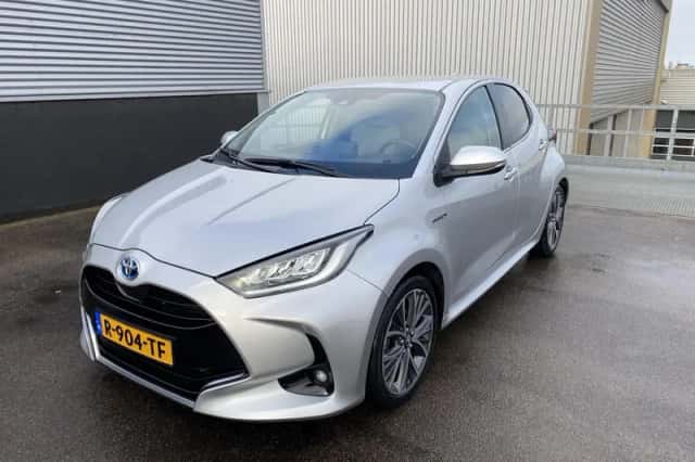 Toyota Yaris (2021) thumbnail 4