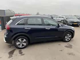 Kia Niro (2018) thumbnail 12