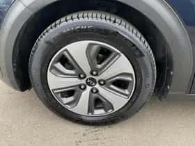 Kia Niro (2018) thumbnail 15