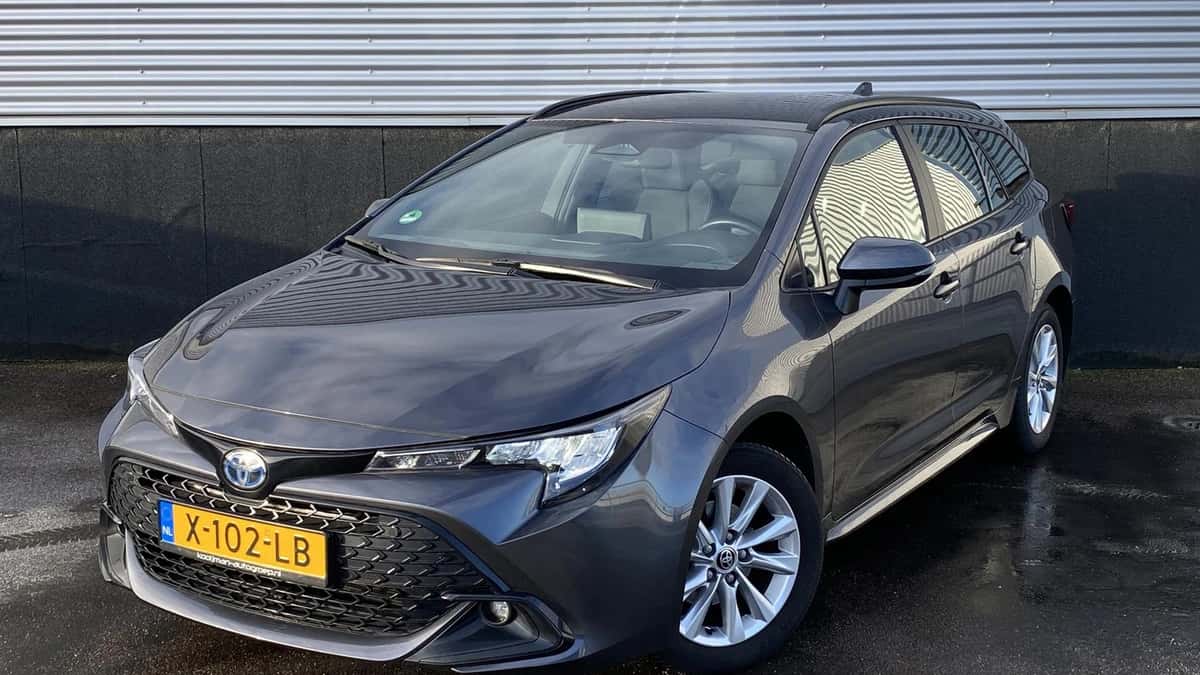 Toyota Corolla (2023) — foto 1