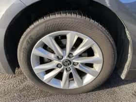 Toyota Corolla (2023) thumbnail 5