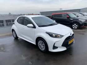 Toyota Yaris (2023) thumbnail 12
