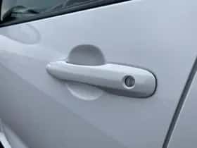 Toyota Yaris (2023) thumbnail 15