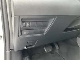 Toyota Yaris (2023) thumbnail 17