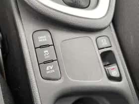 Toyota Yaris (2023) thumbnail 35