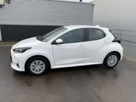Toyota Yaris (2023) thumbnail 5