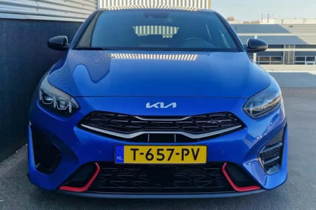 Kia Proceed (2022) thumbnail 3