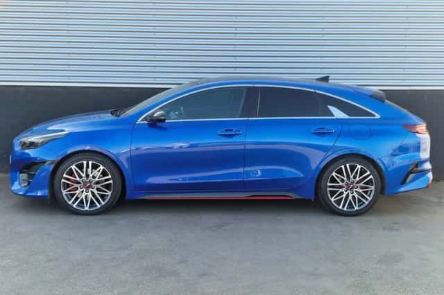 Kia Proceed (2022) thumbnail 4