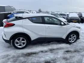 Toyota C-HR (2019) thumbnail 14