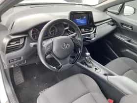 Toyota C-HR (2019) thumbnail 24