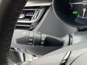 Toyota C-HR (2019) thumbnail 28