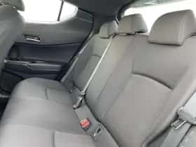 Toyota C-HR (2019) thumbnail 49