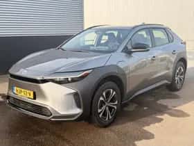 Toyota bZ4X (2025) thumbnail 4
