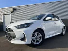 Toyota Yaris (2021) thumbnail 2