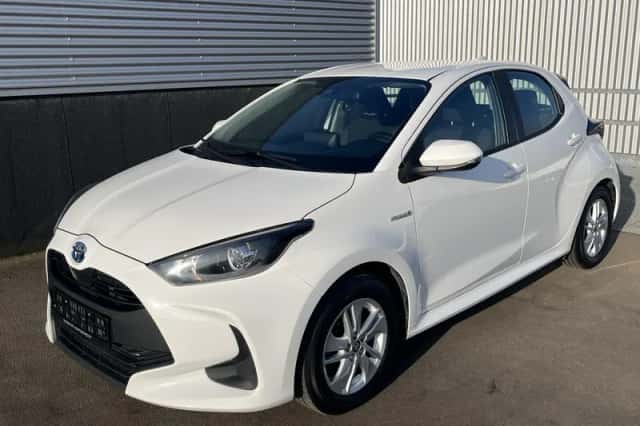Toyota Yaris (2021) thumbnail 4