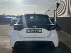 Toyota Yaris (2021) thumbnail 8