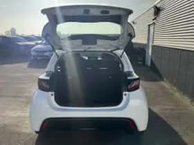 Toyota Yaris (2021) thumbnail 9