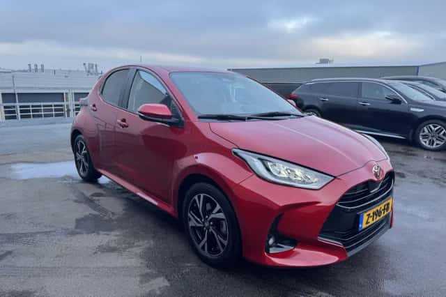 Toyota Yaris (2024) thumbnail 3