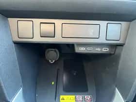 Toyota Yaris Cross (2024) thumbnail 32
