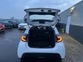 Toyota Yaris (2022) thumbnail 12