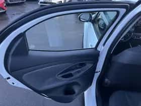 Toyota Yaris (2022) thumbnail 15