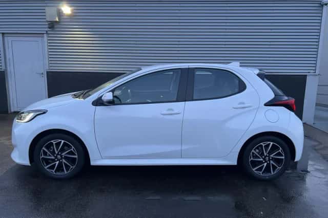 Toyota Yaris (2022) thumbnail 4