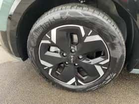 Kia Niro EV (2024) thumbnail 19