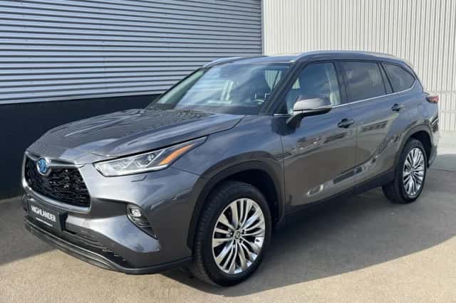 Toyota Highlander (2024) thumbnail 4