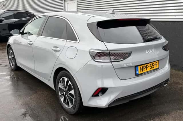 Kia Ceed (2025) thumbnail 3