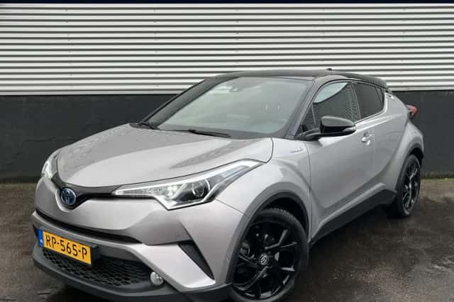 Toyota C-HR (2018) thumbnail 1