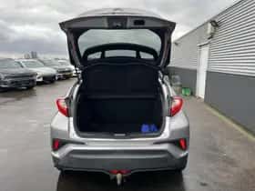 Toyota C-HR (2018) thumbnail 11