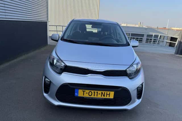 Kia Picanto (2023) thumbnail 5