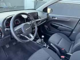 Kia Picanto (2023) thumbnail 10