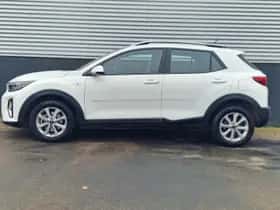 Kia Stonic (2023) thumbnail 2