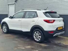 Kia Stonic (2023) thumbnail 3