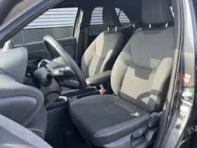 Toyota Yaris Cross (2022) thumbnail 17