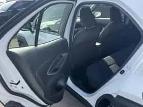 Toyota Yaris Cross (2024) thumbnail 34