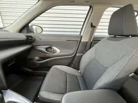Toyota Yaris Cross (2024) thumbnail 36
