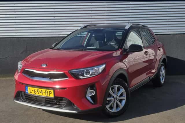 Kia Stonic (2021) thumbnail 1