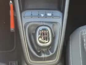 Kia Stonic (2021) thumbnail 28