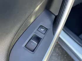 Toyota RAV4 (2020) thumbnail 23