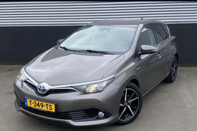 Toyota Auris (2017) thumbnail 1