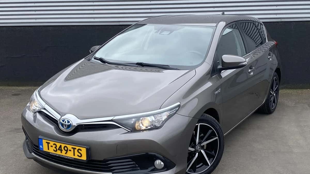 Toyota Auris (2017) — foto 1