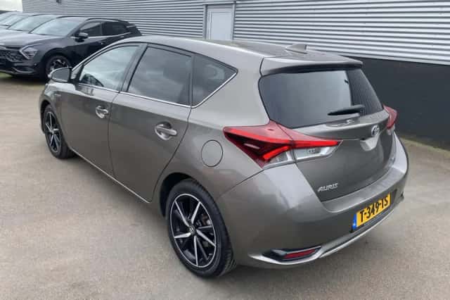 Toyota Auris (2017) thumbnail 5