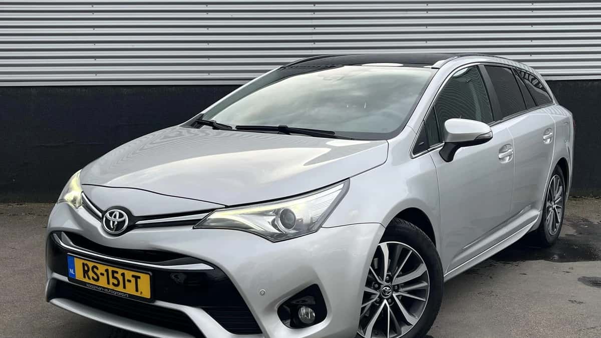 Toyota Avensis (2017) — foto 1