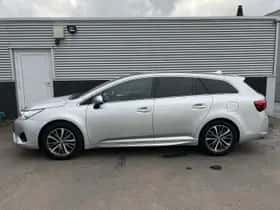 Toyota Avensis (2017) thumbnail 3